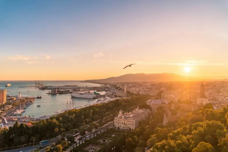 Puerto de Málaga al amanecer