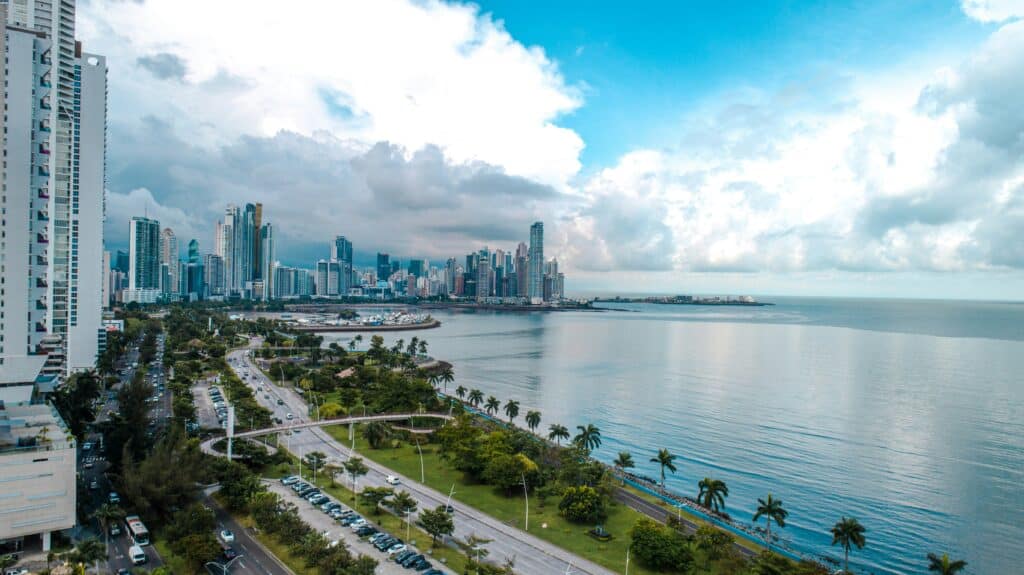 llc desde panamá
